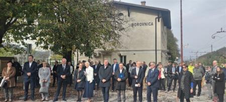 SLOVESNOST NA ŽELEZNIŠKI POSTAJI BOROVNICA 1